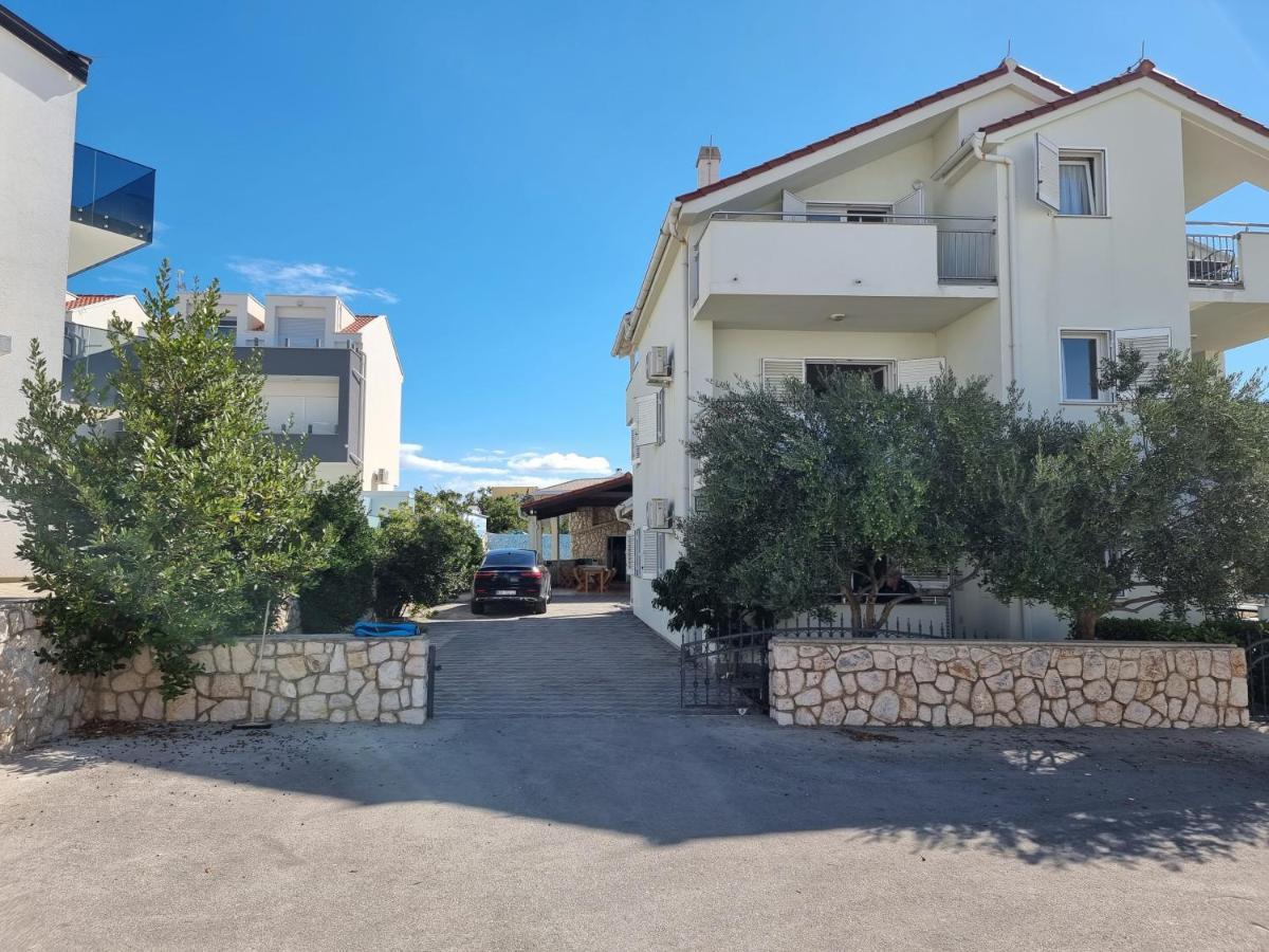 Apartments Gabbiano Novalja Kültér fotó